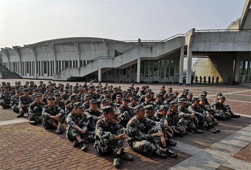 新生照片.jpg 新生照片.jpg